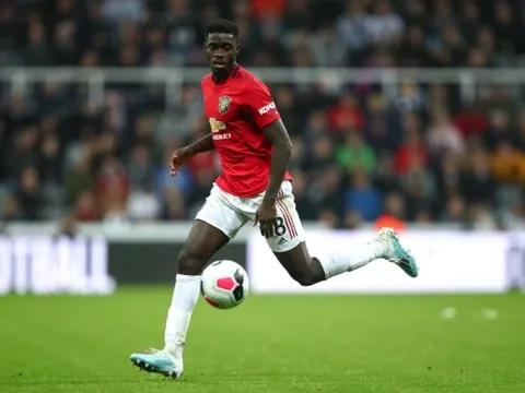 Solskjaer: "Cậu ấy sẽ nghỉ thi đấu tới tận tháng Chín"