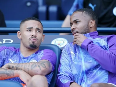 "Nạn nhân" của Aguero lên tiếng, Pep lập tức phủ định một khả năng