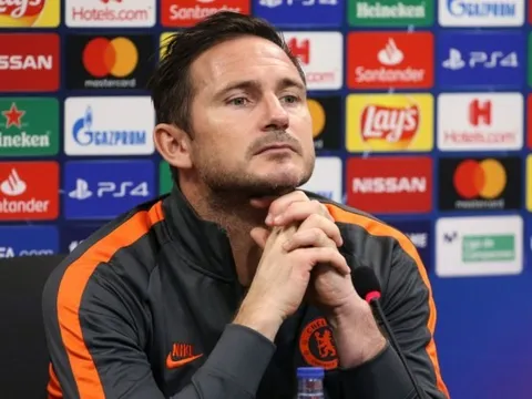 Jamie Redknapp chỉ ra đối thủ lớn nhất của Chelsea hiện tại