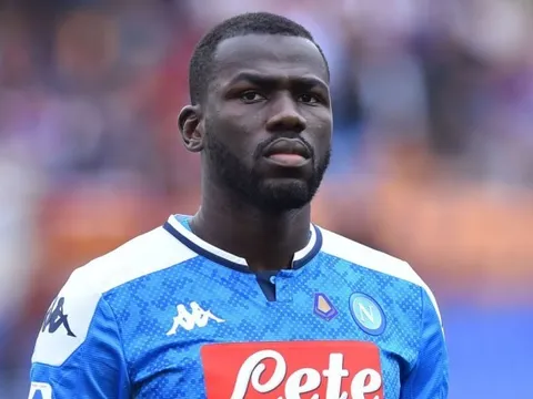 Klopp đích thân gọi điện thuyết phục Koulibaly tới Liverpool