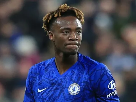 Abraham đánh tan tin đồn về tương lai tại Chelsea