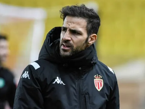 Cựu sao Arsenal "tranh cãi" với chính CĐV Pháo thủ