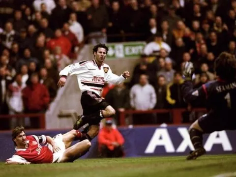 Gary Neville tiết lộ 3 bàn thắng kinh điển nhất từng chứng kiến tại MU