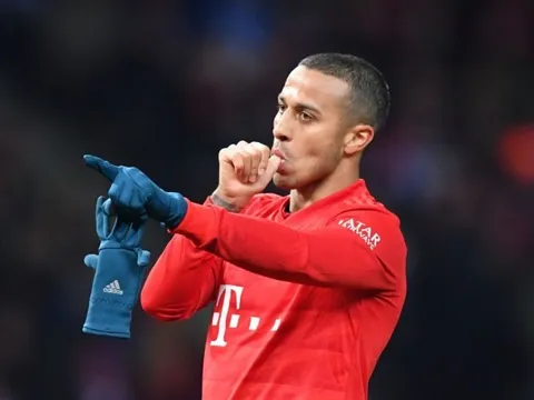 Mất Thiago, Bayern quyết chiêu mộ 2 "kẻ thừa" của Premier League