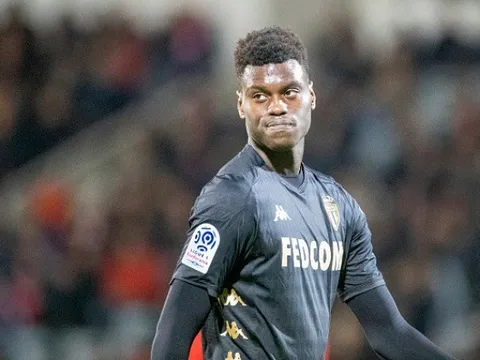 Hậu vệ của Monaco xác nhận được Man United tiếp cận