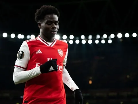 Kieran Tierney trở lại, Arteta phát biểu cực gắt về vị trí hậu vệ trái Arsenal