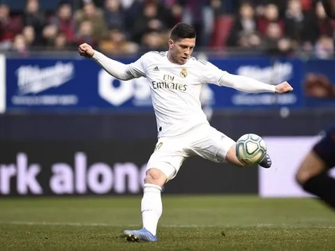 Tổng thống Serbia đe dọa bỏ tù tiền đạo Real Madrid