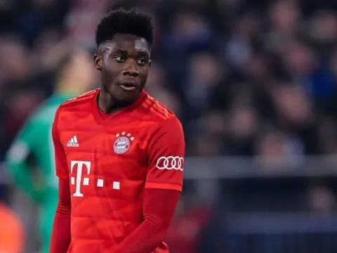 Man United vuột mất "báu vật" 19 tuổi dù được chào mời 40 lần