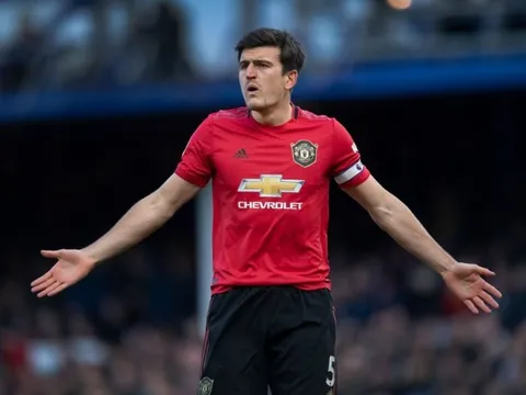 XONG! Maguire vắng mặt, Ole báo tin cực buồn trước derby thành Manchester