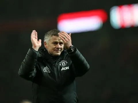 CHÍNH THỨC: Man United trở thành "nạn nhân" tiếp theo của COVID-19