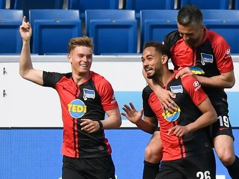 Ôm nhau ăn mừng, Hertha Berlin vẫn được DFL “bỏ qua”