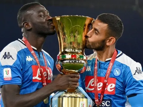 CHÍNH THỨC: "Đá tảng" Napoli dương tính với COVID-19