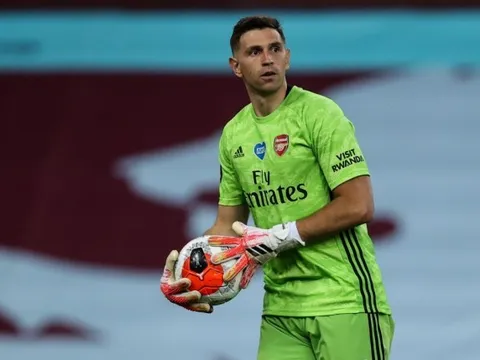 Phũ phàng, Arteta sẵn sàng tống khứ người hùng FA Cup của Arsenal