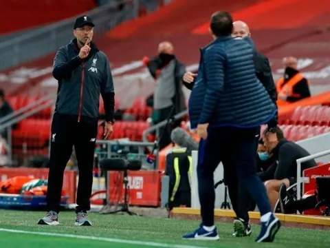 Vì sao Lampard và Klopp "xung đột" ngoài đường pitch?