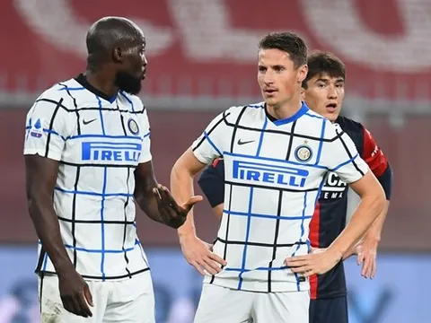 Inter chuẩn bị chia tay bản hợp đồng kỳ lạ nhất của Antonio Conte