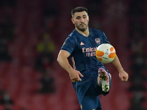 Tương lại mờ mịt, sao Arsenal quyết bám trụ ở Bundesliga