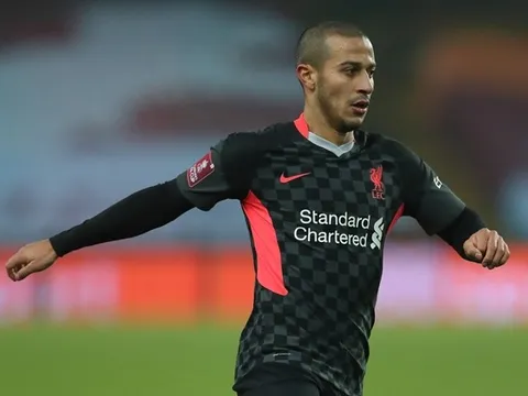 Tỏa sáng rực rỡ, Thiago được huyền thoại Liverpool đưa lên mây