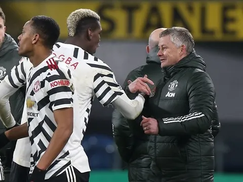 Neville chỉ ra đối thủ của Man Utd trong cuộc đua vô địch