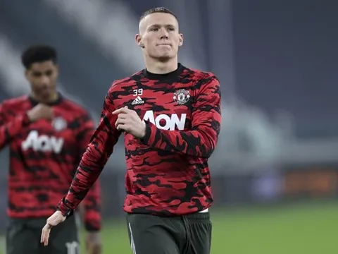 XONG! Rõ lý do "thủ lĩnh" Man United vắng mặt thời gian qua