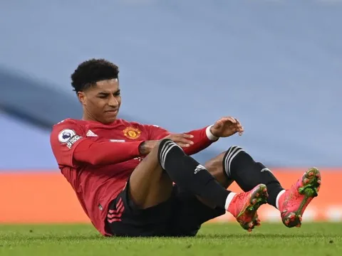 Tai họa ập xuống, M.U trả giá đắt sau khi hạ Man City