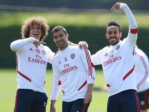 Vừa chia tay được 1 tháng, "nạn nhân của Arteta" chuẩn bị gặp lại Arsenal