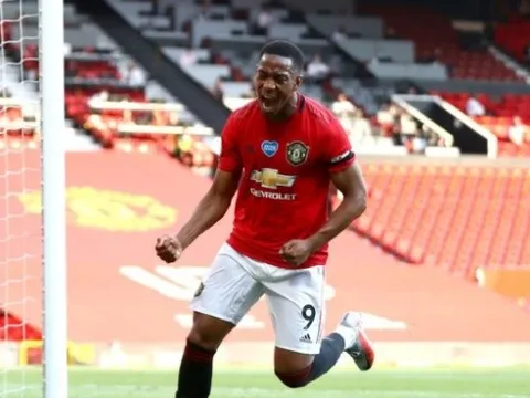 Nổ hattrick, Anthony Martial lập kỷ lục đáng nể ở M.U