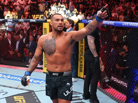 Carlos Ulberg tự tin trở lại sàn đấu trong 6-8 tháng sau chấn thương đứt dây chằng tại UFC 327