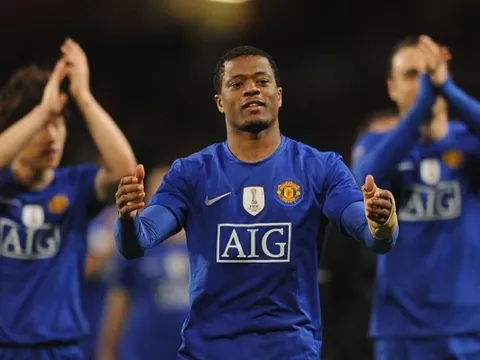Patrice Evra tiết lộ vì sao Arsenal luôn là "đám trẻ" so với Man Utd