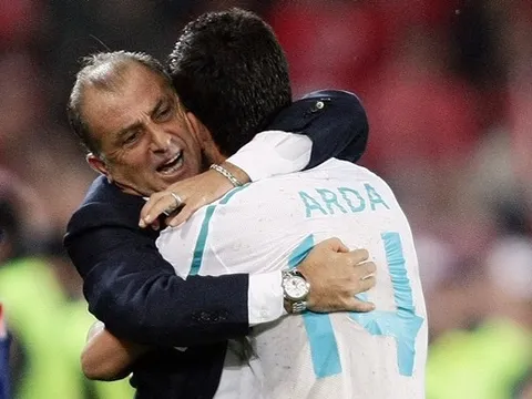 Thoát khỏi COVID-19, bạn thân của Mourinho viết tâm thư xúc động