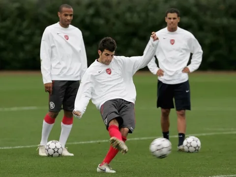 Thierry Henry tiết lộ suy nghĩ đầu tiên khi chứng kiến Fabregas tập luyện