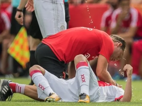 Gia đình tiết lộ tình trạng bi thương của sao mai Ajax sau cơn chết não