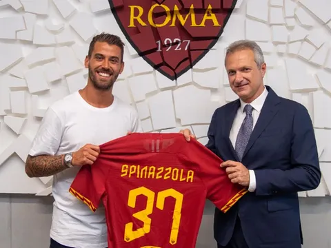 'Giải thoát' khỏi Juve, 'kẻ du mục' rạng rỡ ra mắt CLB mới