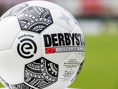 Giải VĐQG Hà Lan chốt ngày đá lại, Đoàn Văn Hậu sẽ về Việt Nam sớm?