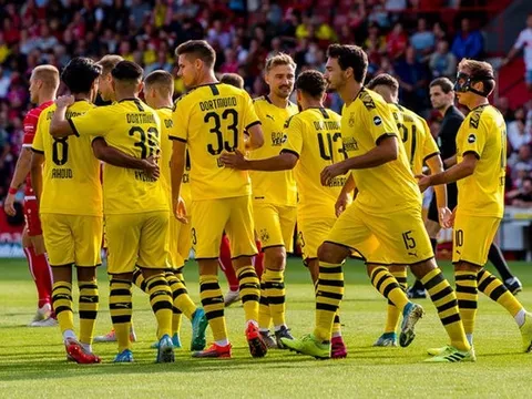 Giao hữu từ thiện: Dortmund đè bẹp Cottbus 5 bàn không gỡ