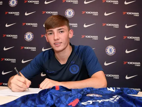 Vừa ra mắt, sao trẻ đã được Chelsea gia hạn hợp đồng