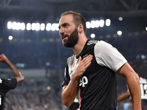 Giữa đại dịch, sao Juventus làm điều khiến tất cả tranh cãi