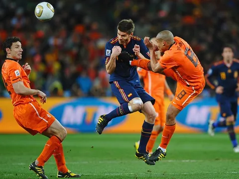 Góc hồi ức: Cú Kungfu "rùng mình" màu cam