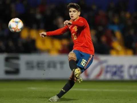 Đồng đội Smalling sút 2 kg vì việc chuyển nhượng