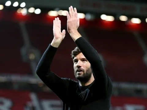 "Làm khổ" Man Utd, HLV Rochdale thừa nhận 1 điều khó tin