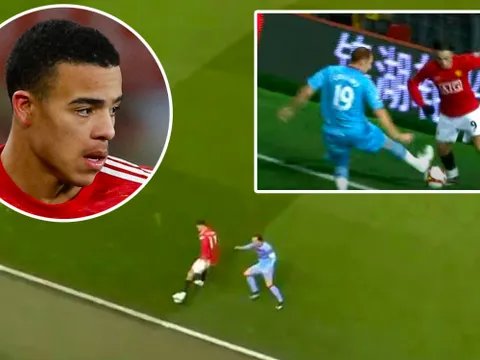 Greenwood có pha xử lý đẳng cấp, tái hiện hình ảnh Berbatov