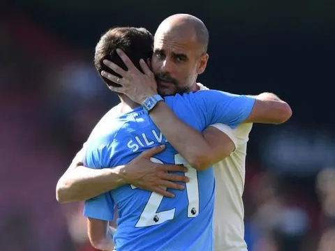 Guardiola cạn lời với 'cột mốc' mới của Aguero - Silva