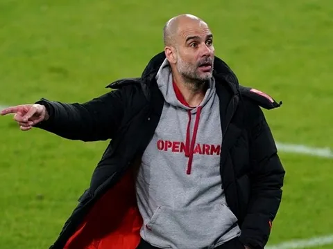 Guardiola "nổi điên" với VAR sau chiến thắng của Man City