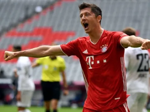Lewandowski đáp trả Haaland bằng "siêu kỷ lục", Bayern nhẹ nhàng vượt ải Freiburg