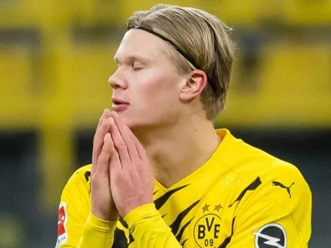 Haaland lẻ loi trong ngày Dortmund đại bại