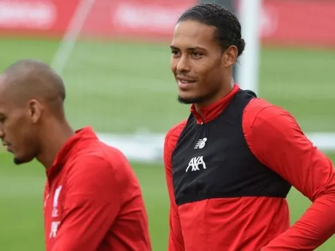 Hàng thủ Liverpool bị chỉ trích, Van Dijk nói gì?