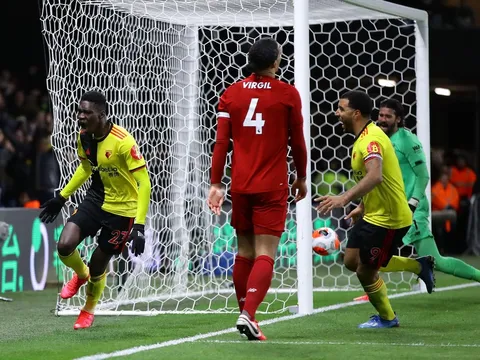 Hàng thủ mơ ngủ, Liverpool bại trận cực sốc trước Watford