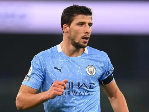 Hàng thủ thảm họa, Man Utd sẵn có 2 giải pháp trước mùa Hè