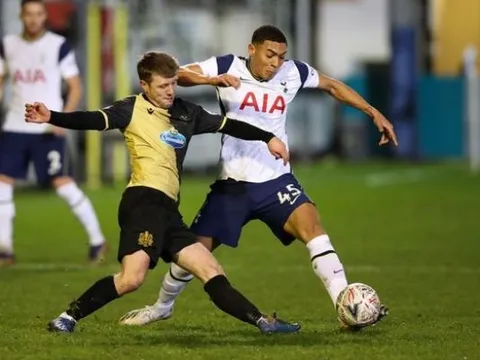 Hành động đẳng cấp, Tottenham và Mourinho khiến Marine nể phục dù thảm bại