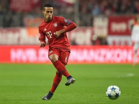 Vô địch C1, HLV Bayern bóng gió khả năng ra đi của Thiago