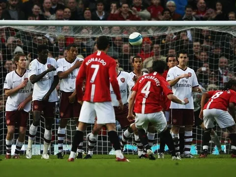 Ở Man Utd, Ronaldo từng nhường quyền sút phạt cho 1 cái tên